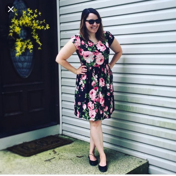 Honey & Lace Small Dress - Picture 5 of 5